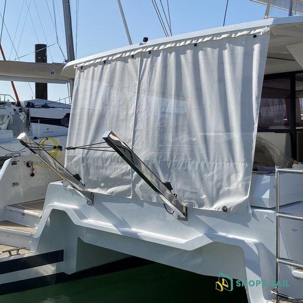 Rideau de courtoisie Fountaine Pajot Astrea 42 NV Equipment
