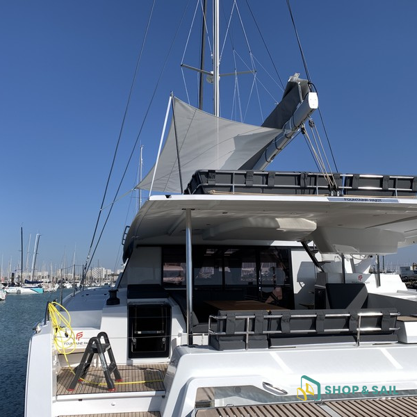 Toile d'ombrage Fountaine Pajot Aura 51 NV Equipment